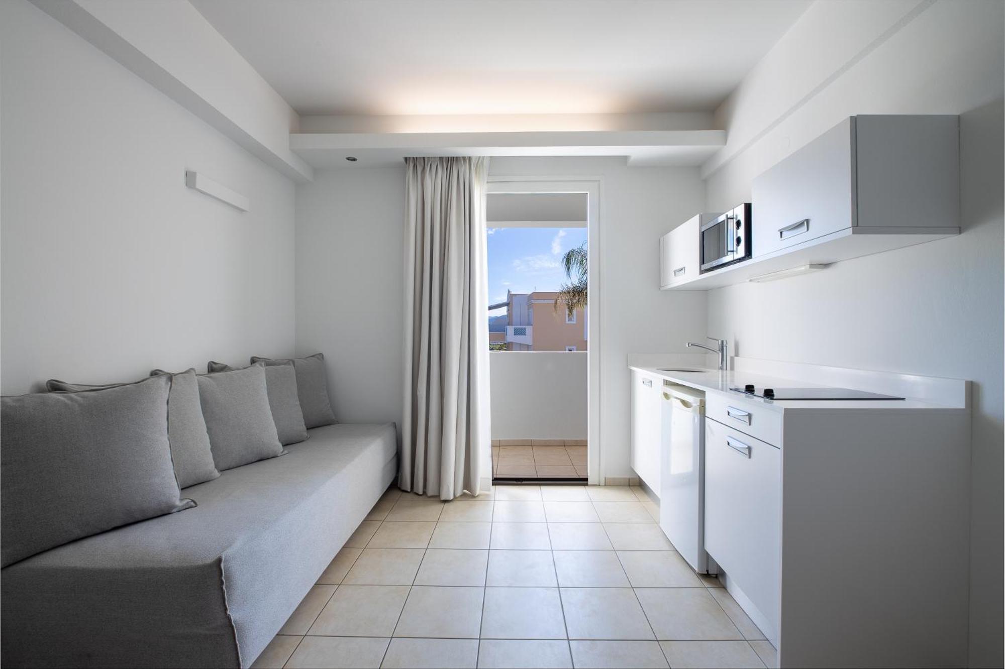 Akrogiali Beach Hotel Apartments Mália Quarto foto